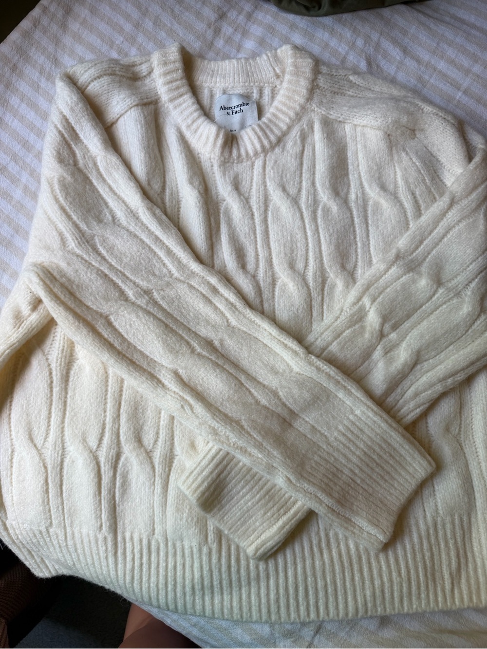 Abercrombie & Fitch Off-White Cable Knit Crewneck Sweater